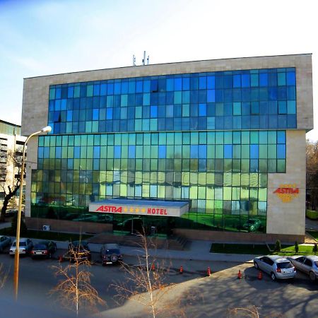 Astra Hotel Almaty Esterno foto