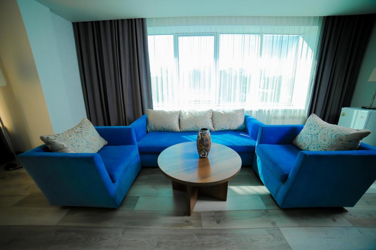 Astra Hotel Almaty Esterno foto