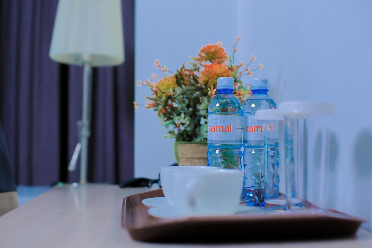 Astra Hotel Almaty Esterno foto