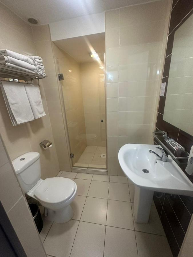 Astra Hotel Almaty Esterno foto